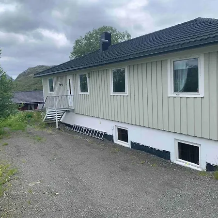 Apartmán Med Balkong Og Havutsikt Pa Napp. Napp