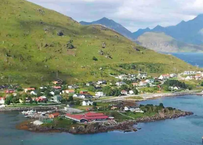 Med Balkong Og Havutsikt Pa Napp. Appartement Napp