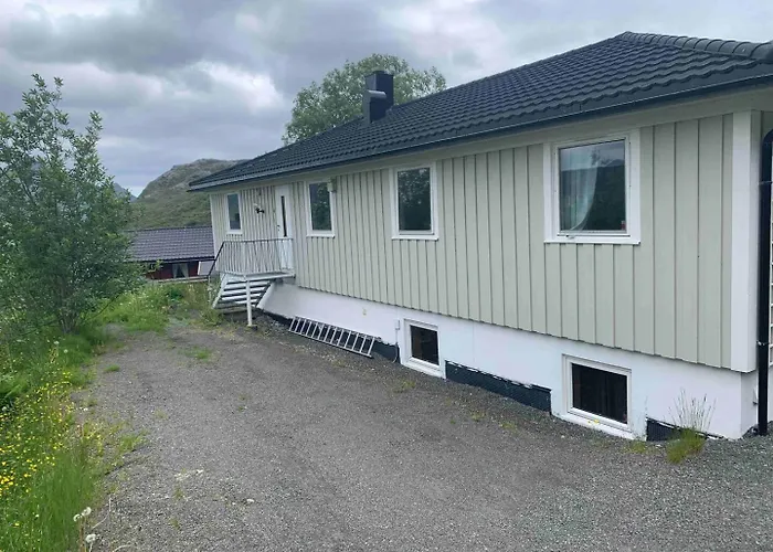 Appartement Med Balkong Og Havutsikt Pa Napp. Napp
